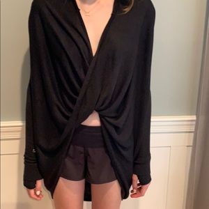 Lululemon sweater they can be worn in two ways!